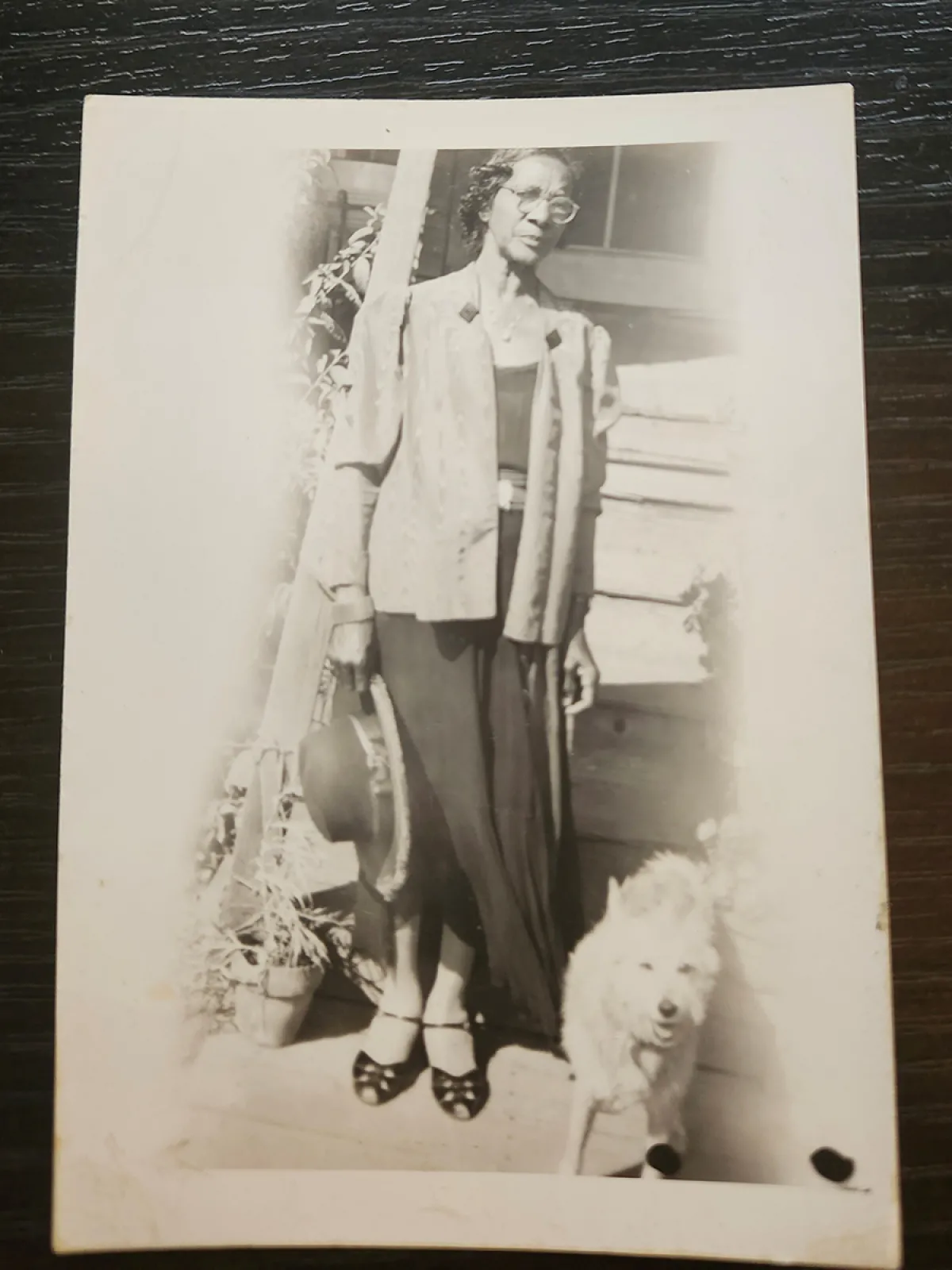 Aunt Mattie in front of house at 218 Santa Barbara St