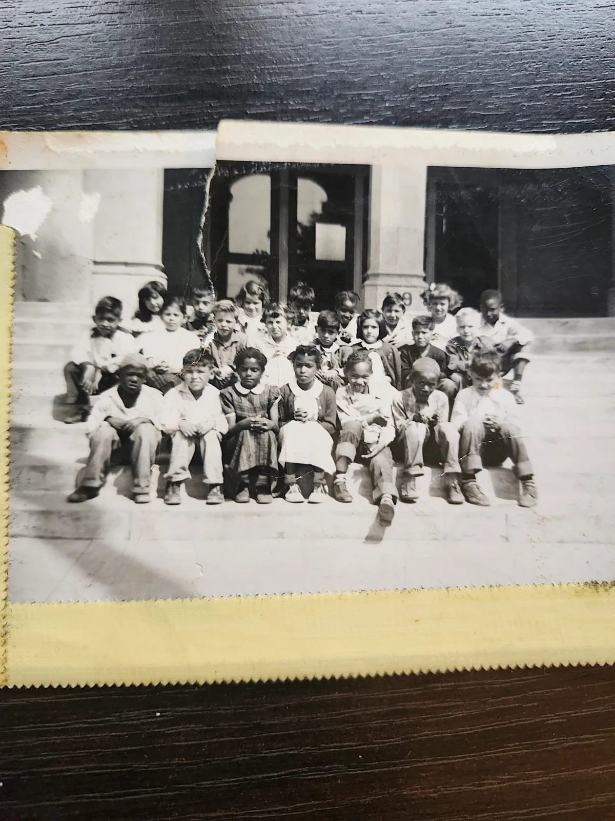 Photo of children in front of Lincoln school.