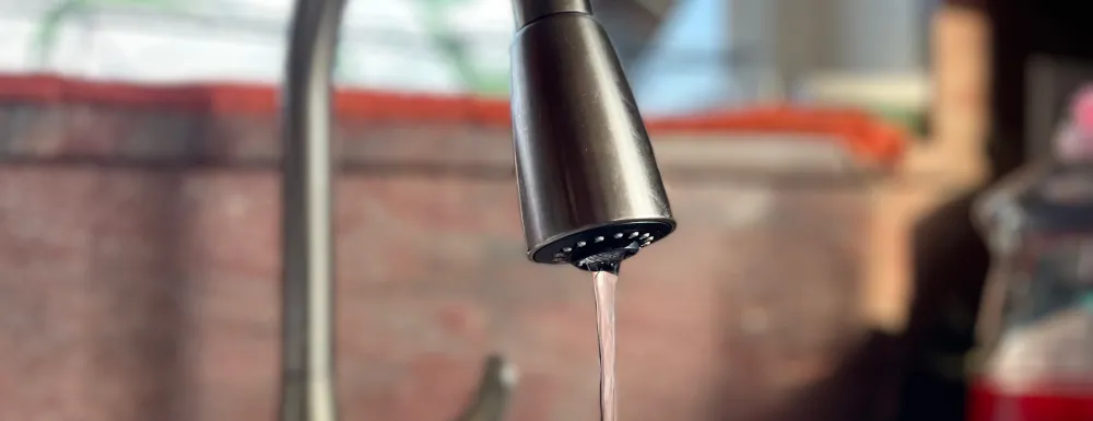 Kitchen faucet running water
